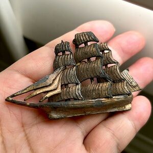 🖤RARE💕Signed Older vintage Ship brooch